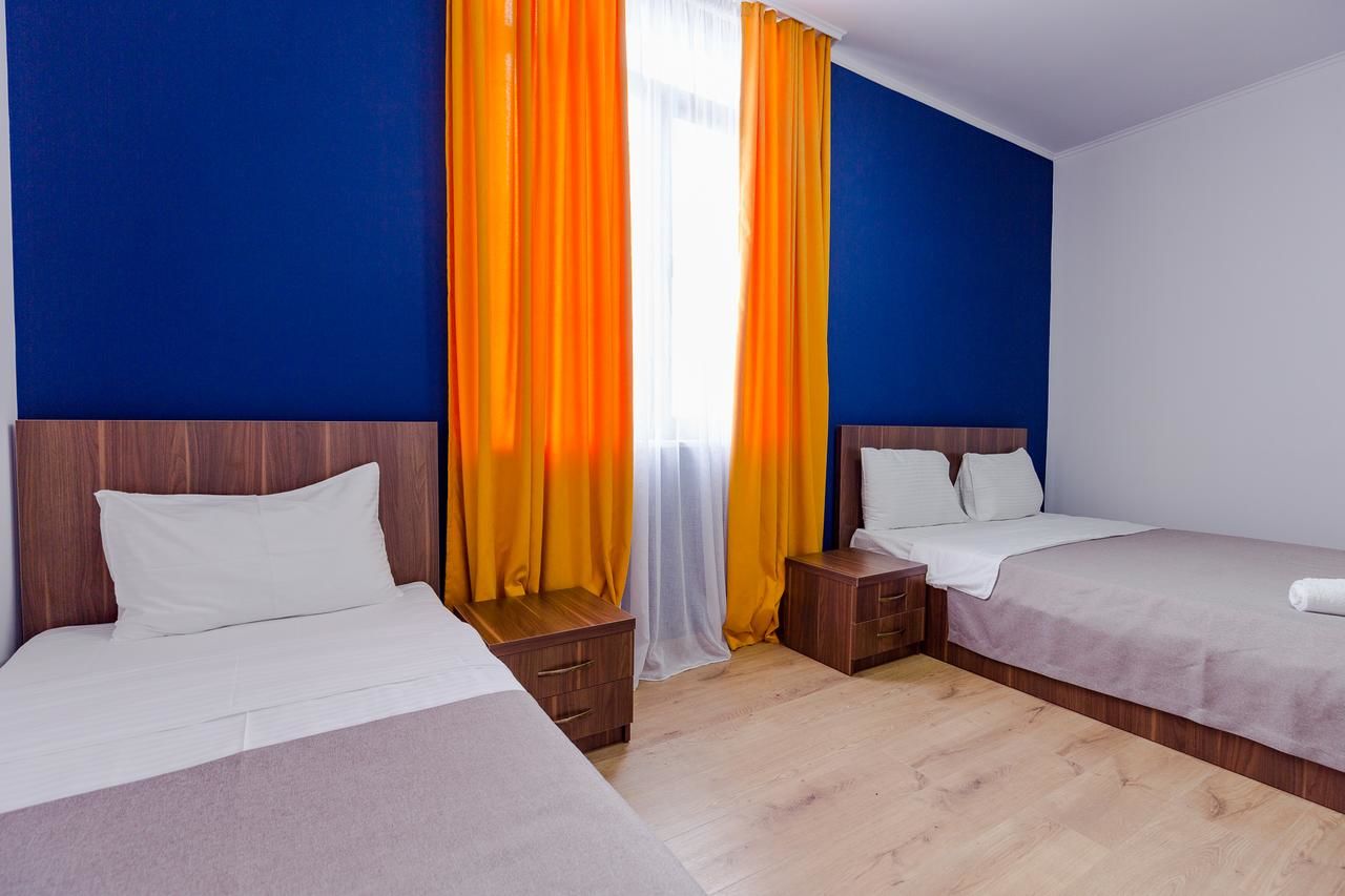 Отель Komuna Hostel & Hotel Батуми