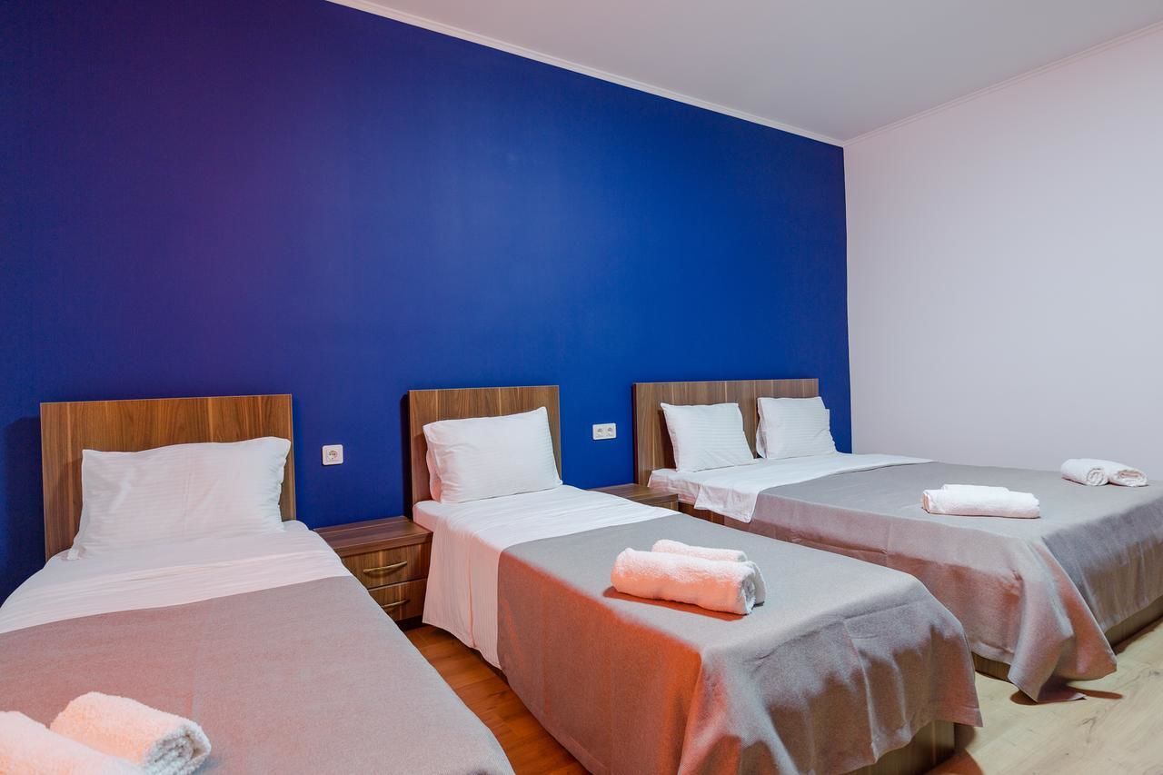Отель Komuna Hostel & Hotel Батуми