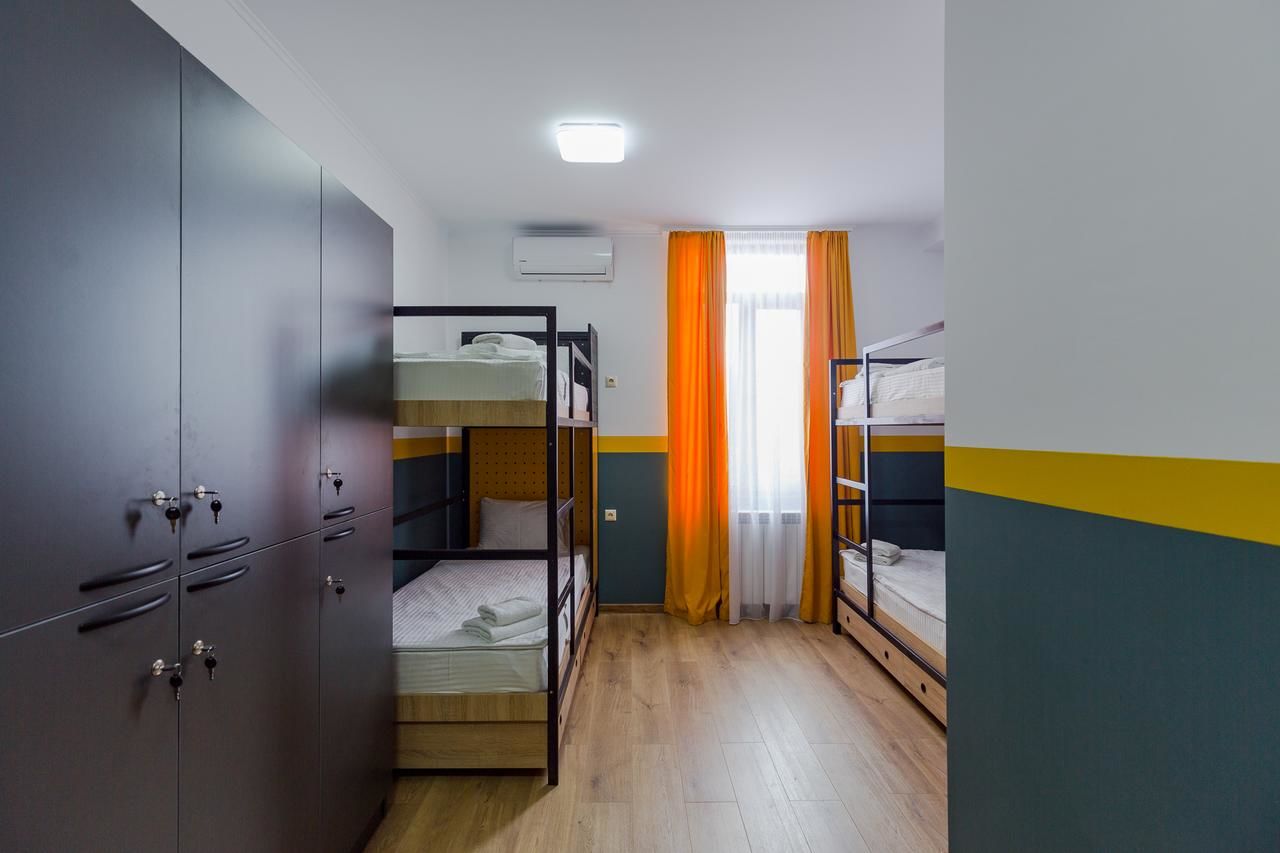 Отель Komuna Hostel & Hotel Батуми-33