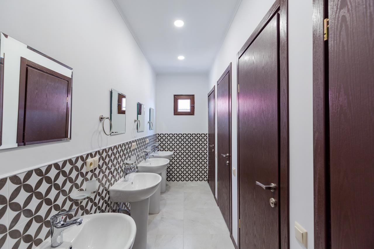 Отель Komuna Hostel & Hotel Батуми-38