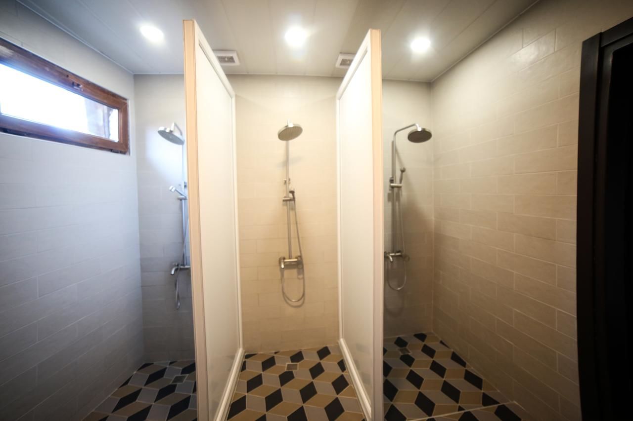 Отель Komuna Hostel & Hotel Батуми-40