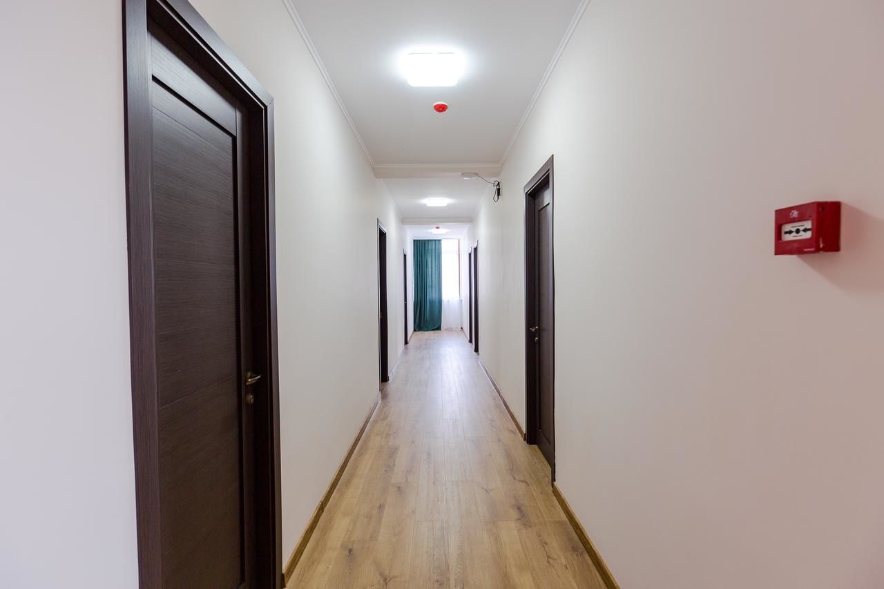 Отель Komuna Hostel & Hotel Батуми-8