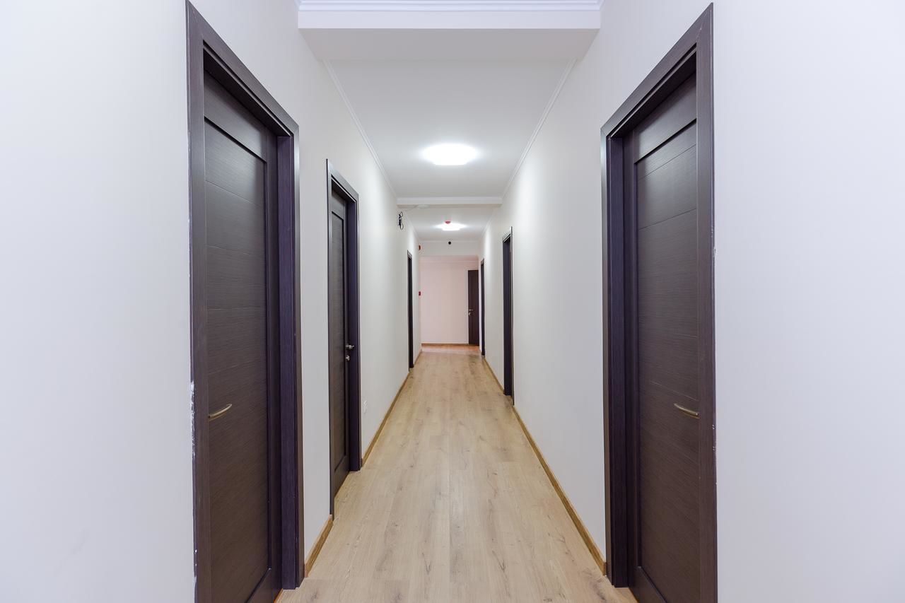 Отель Komuna Hostel & Hotel Батуми-9