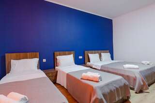 Отель Komuna Hostel & Hotel Батуми Четырехместный номер-4