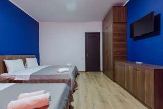 Отель Komuna Hostel & Hotel Батуми Четырехместный номер-5