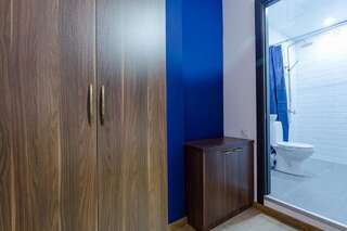 Отель Komuna Hostel & Hotel Батуми Трехместный номер-5